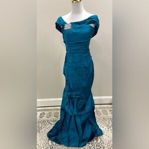 NWT Javoni Teal off shoulder dress. Size 10